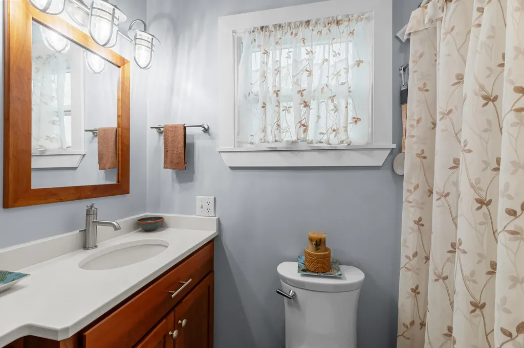 56 Lincoln Avenue Gardiner ME 04345