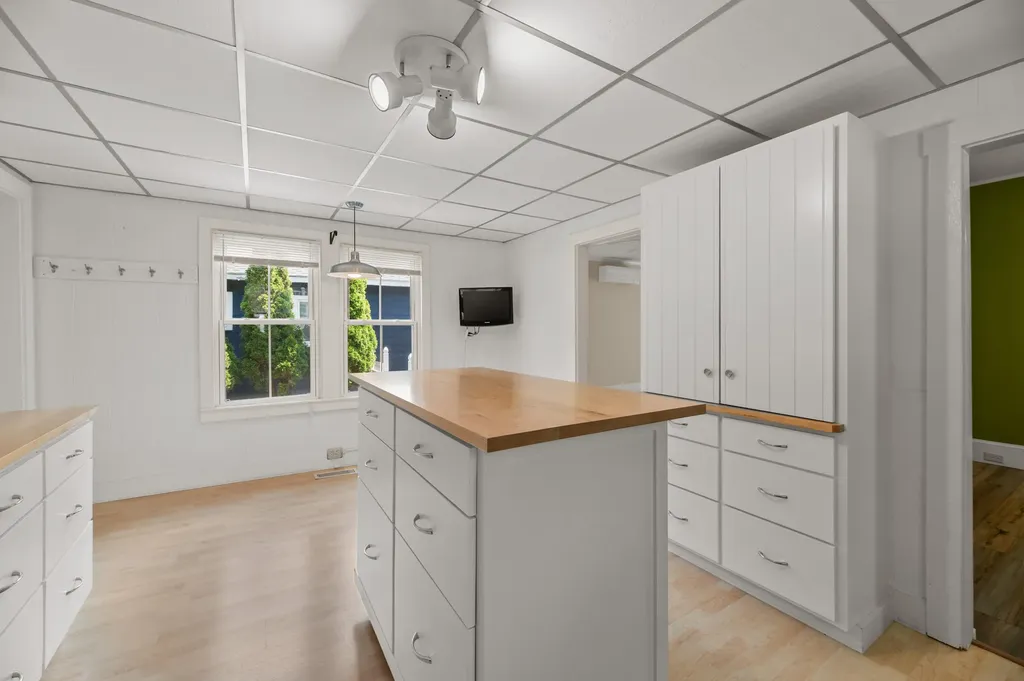 56 Lincoln Avenue Gardiner ME 04345