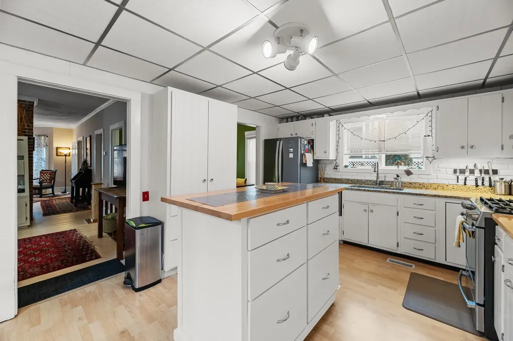 56 Lincoln Avenue Gardiner ME 04345