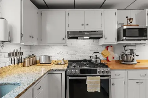 56 Lincoln Avenue Gardiner ME 04345