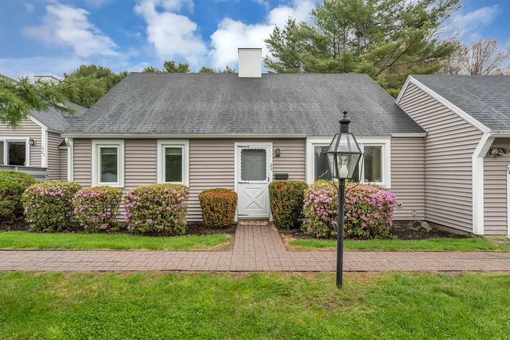 24 Colonial Way Auburn ME 04210