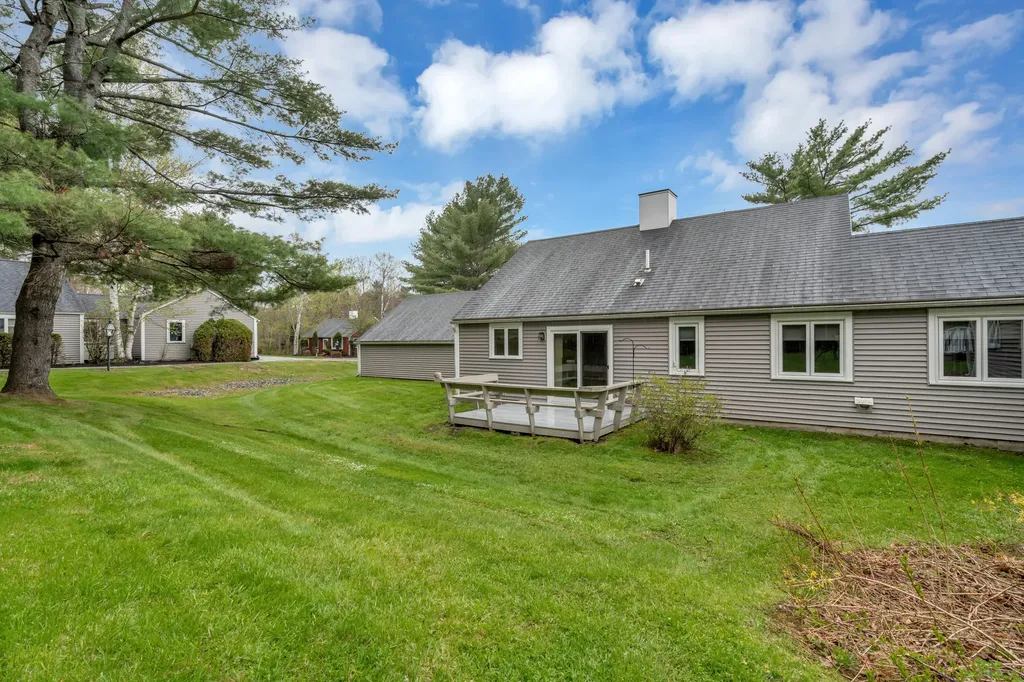 24 Colonial Way Auburn ME 04210