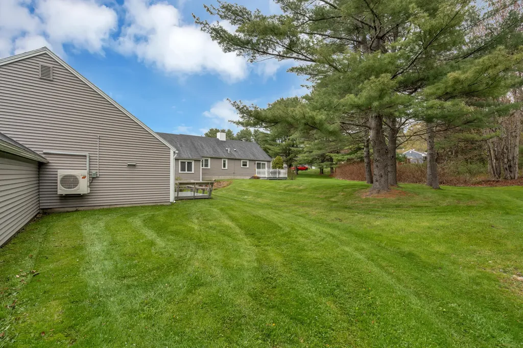 24 Colonial Way Auburn ME 04210