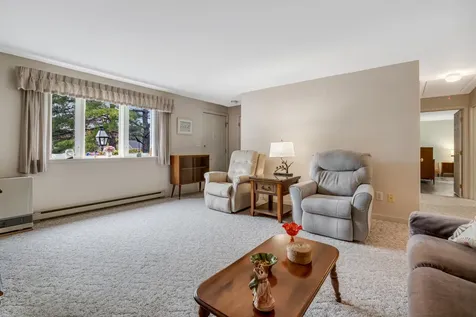 24 Colonial Way Auburn ME 04210