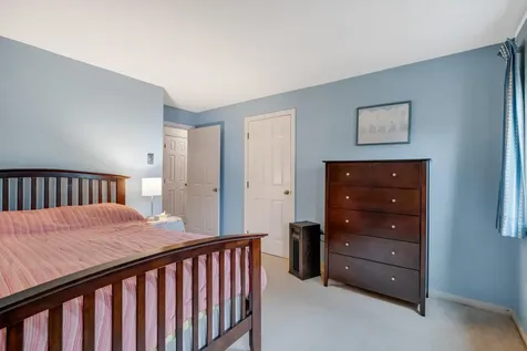 24 Colonial Way Auburn ME 04210