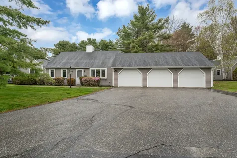 24 Colonial Way Auburn ME 04210