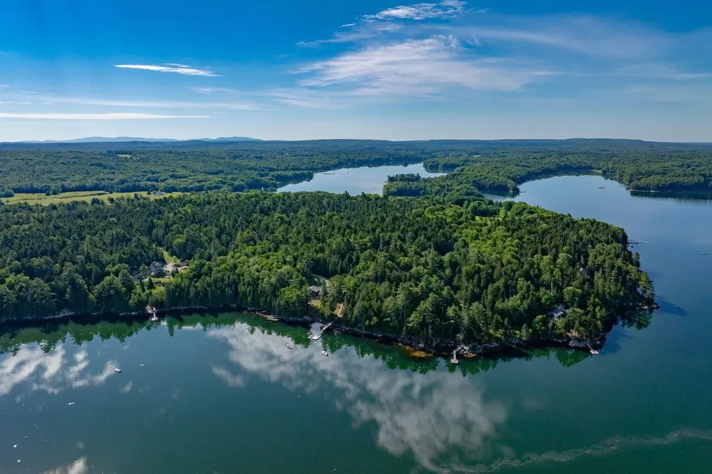 24 Split Rock Way Penobscot ME 04476