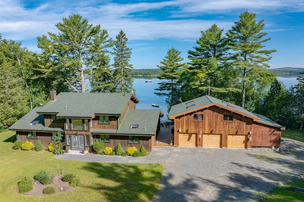 24 Split Rock Way Penobscot ME 04476
