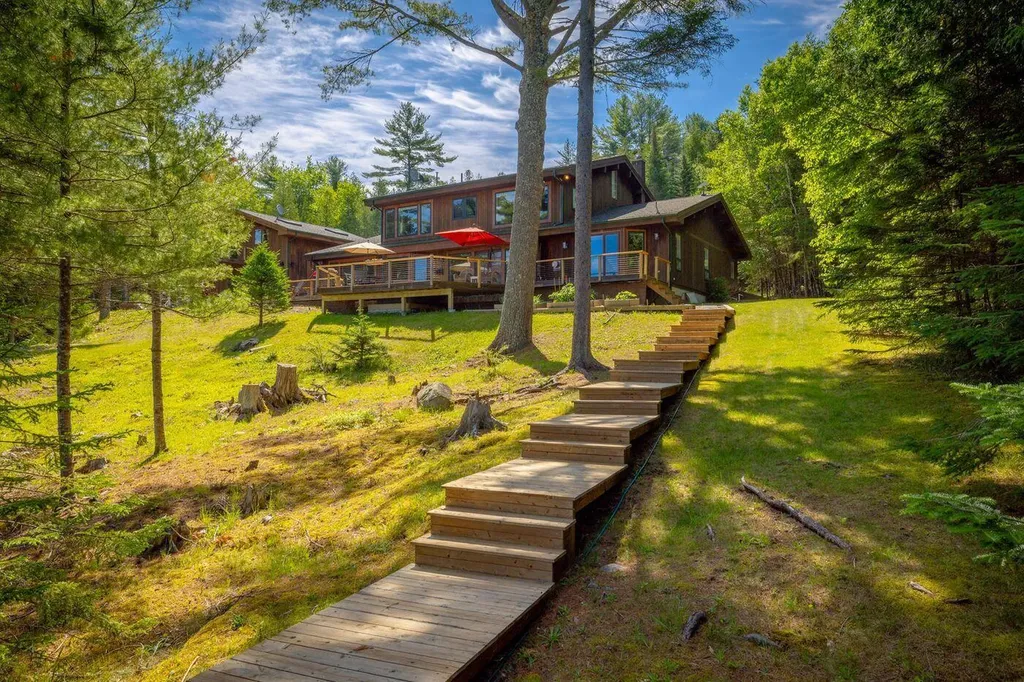24 Split Rock Way Penobscot ME 04476