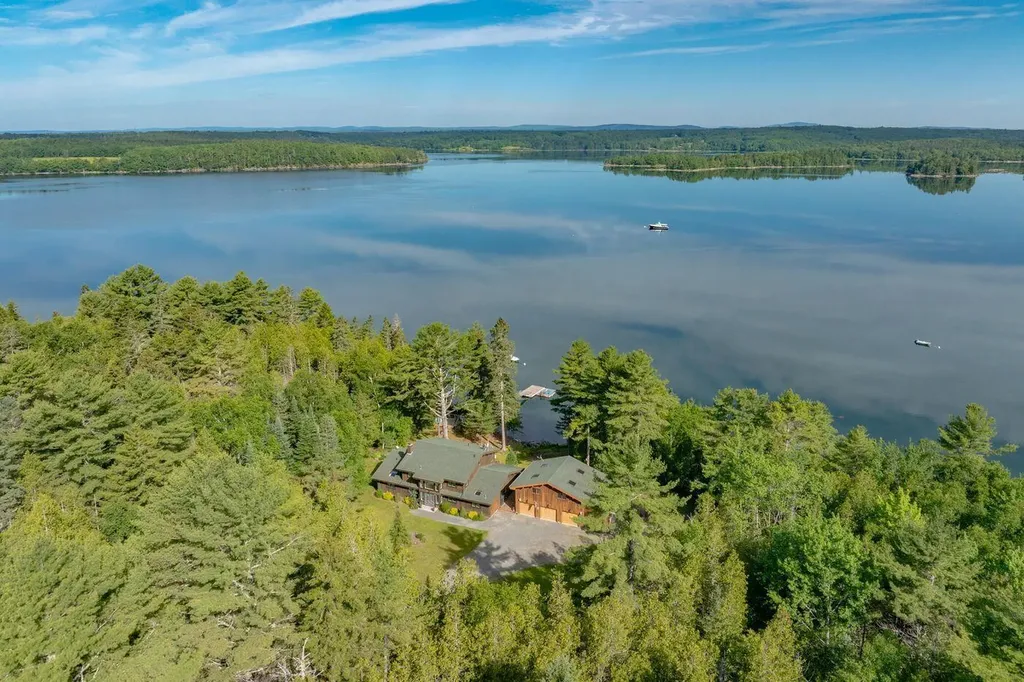 24 Split Rock Way Penobscot ME 04476