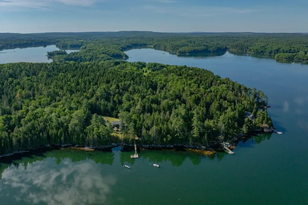 24 Split Rock Way Penobscot ME 04476