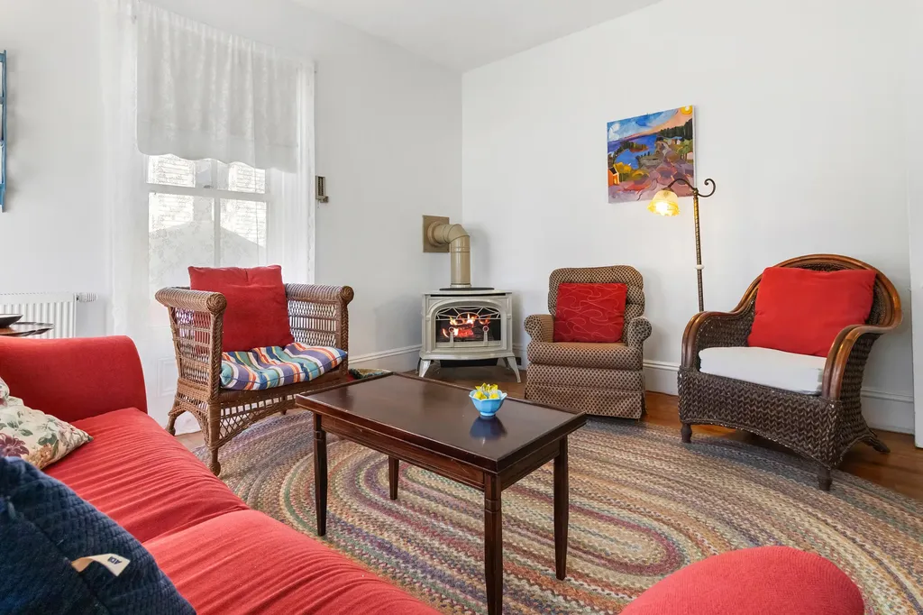 17 High Street Vinalhaven ME 04863