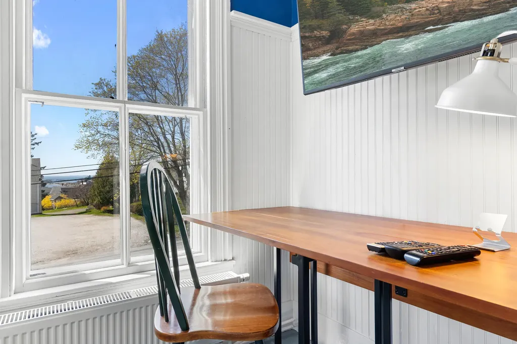 17 High Street Vinalhaven ME 04863
