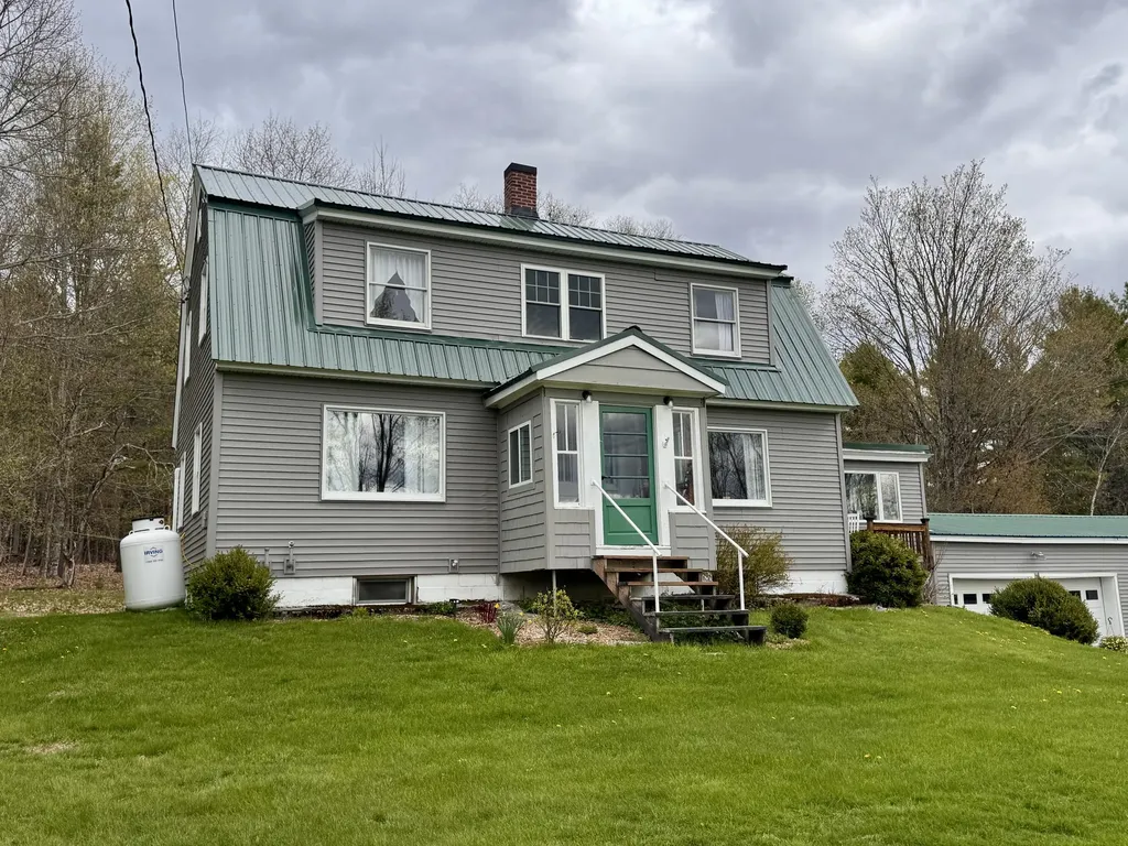 17 Old Pond Road Dexter ME 04930