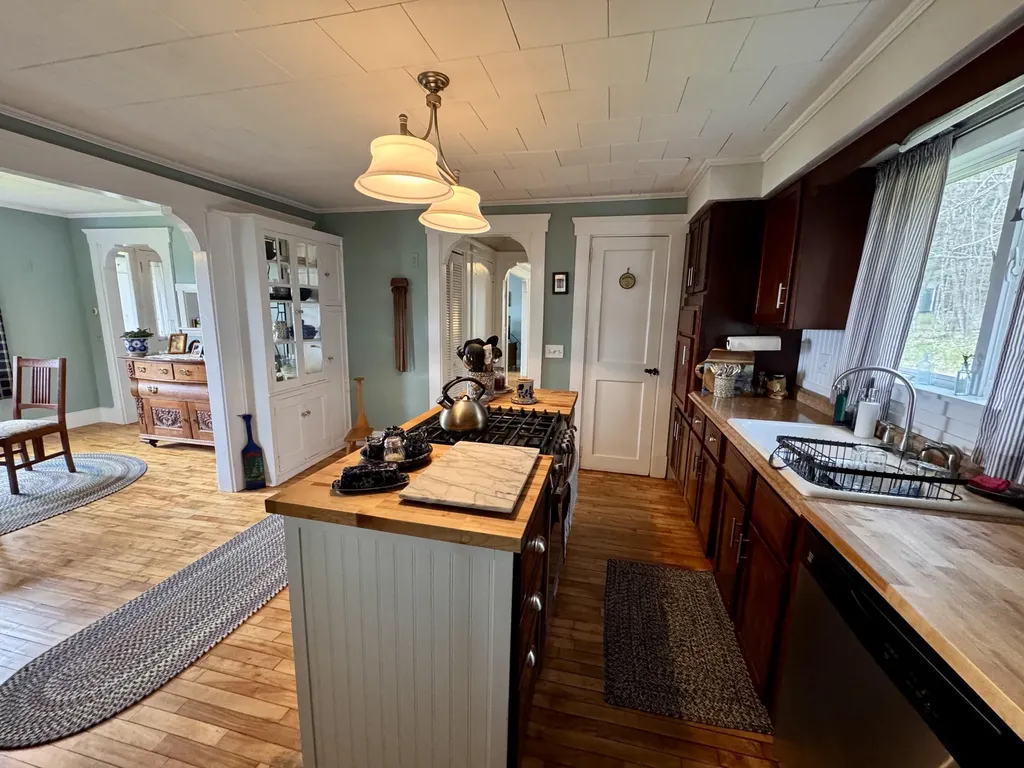 17 Old Pond Road Dexter ME 04930