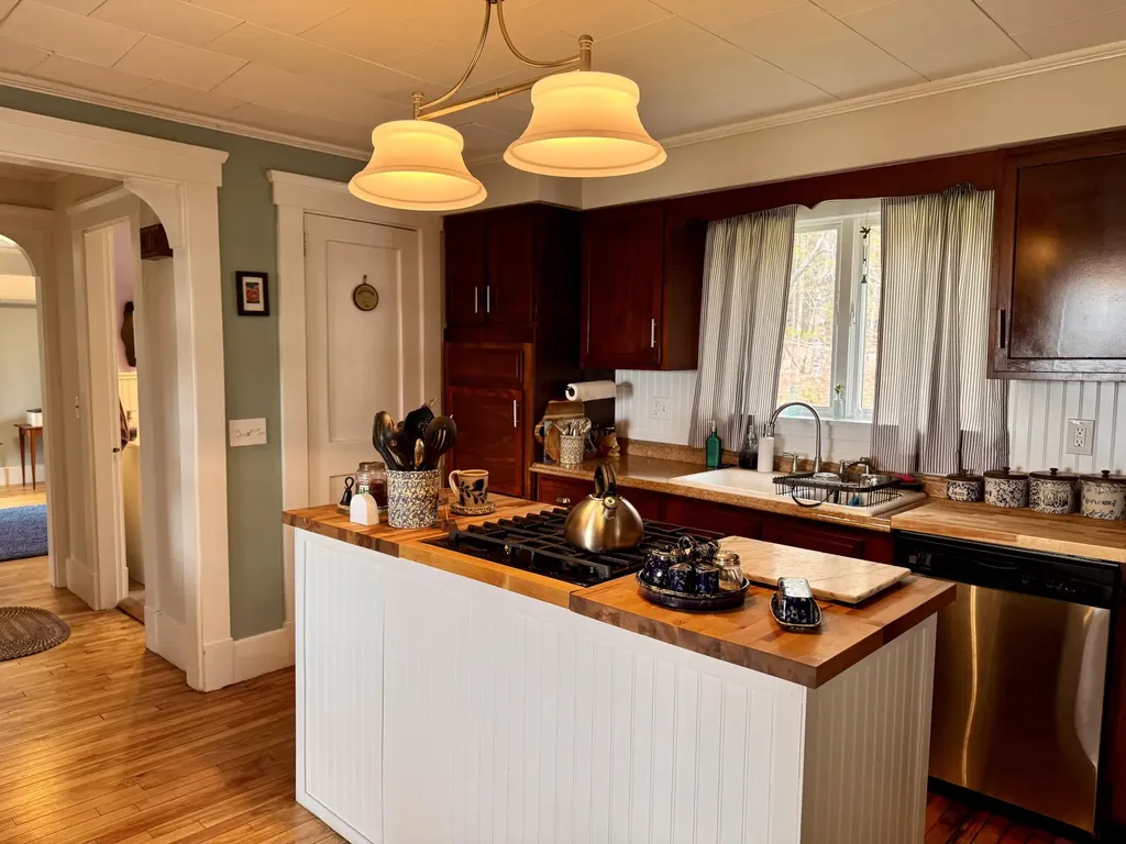 17 Old Pond Road Dexter ME 04930