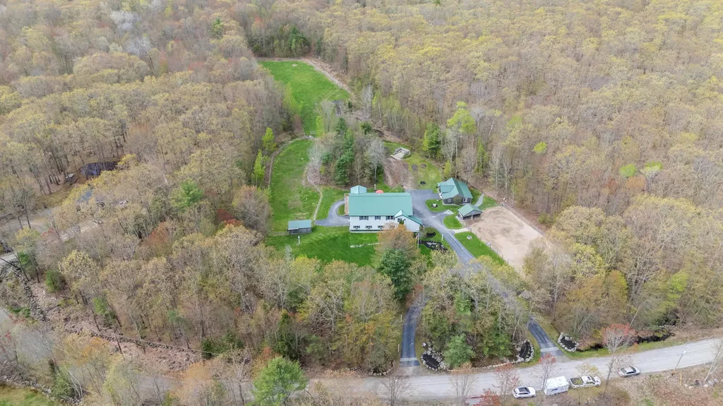 86 Duke Lane Lyman ME 04002