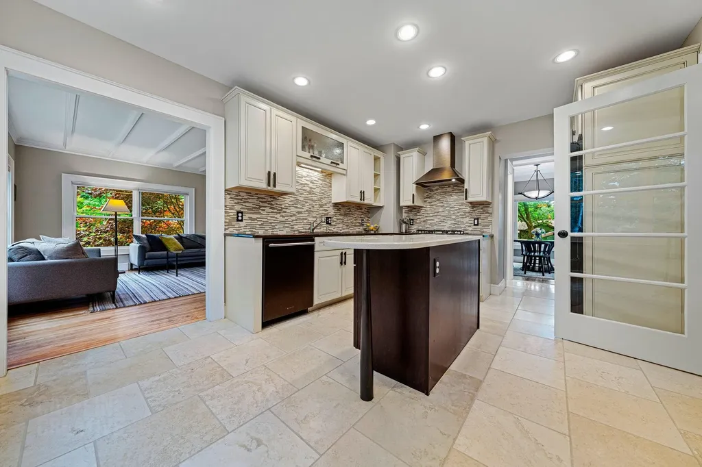 920 Shore Road Cape Elizabeth ME 04107