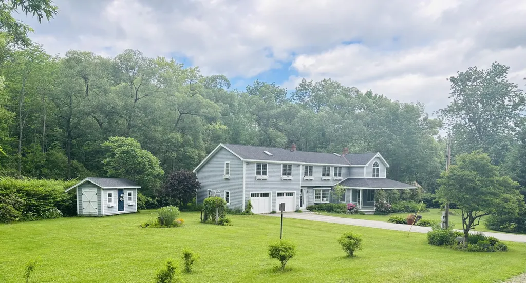 11 Baker Road Winterport ME 04496