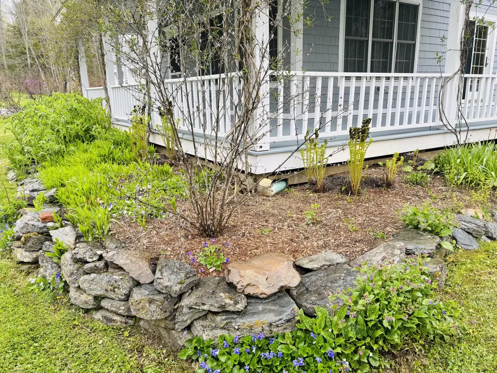 11 Baker Road Winterport ME 04496