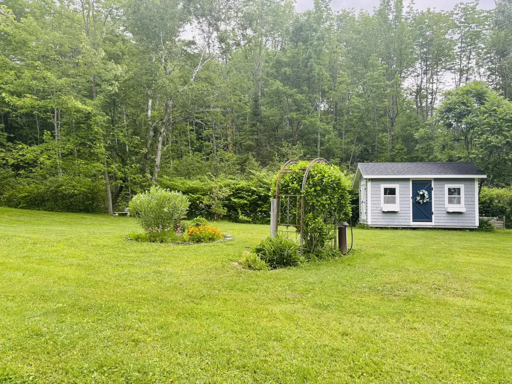 11 Baker Road Winterport ME 04496
