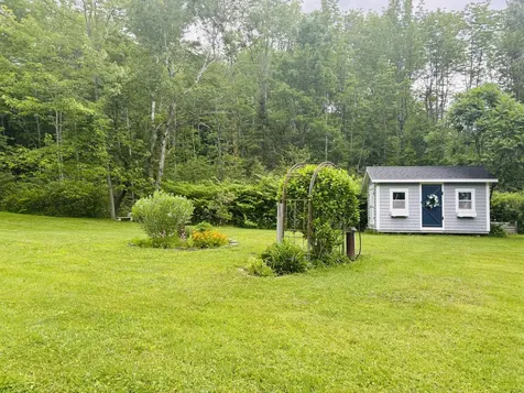 11 Baker Road Winterport ME 04496