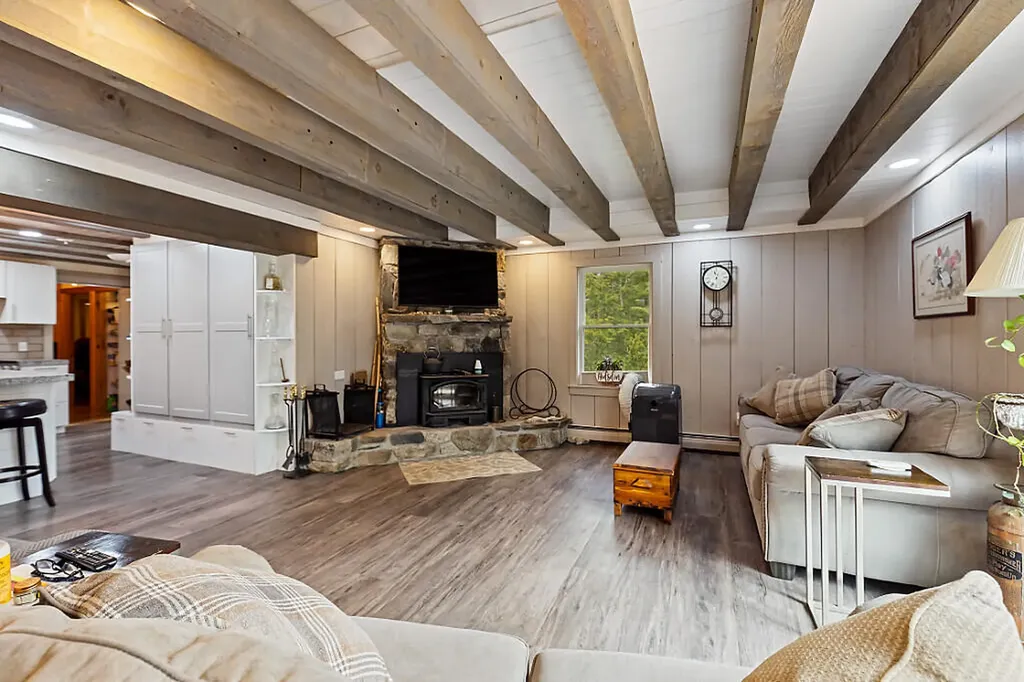 53 Turner Drive Monmouth ME 04265