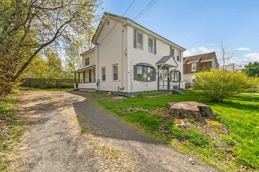 34 6th Street Old Town ME 04468