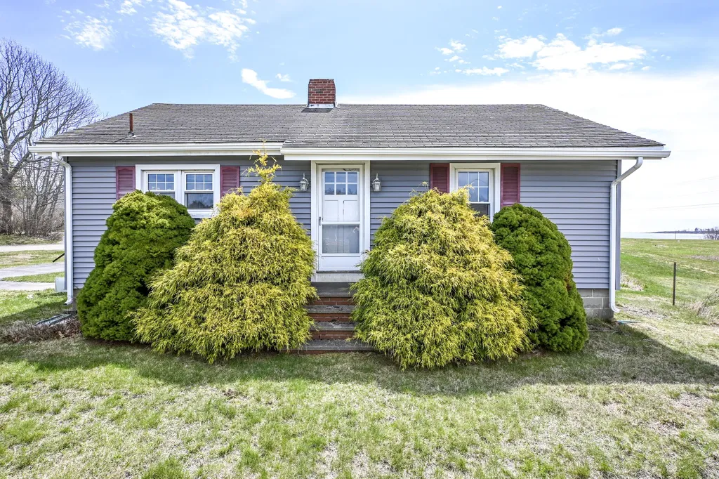 60 Richmond Terrace Cape Elizabeth ME 04107