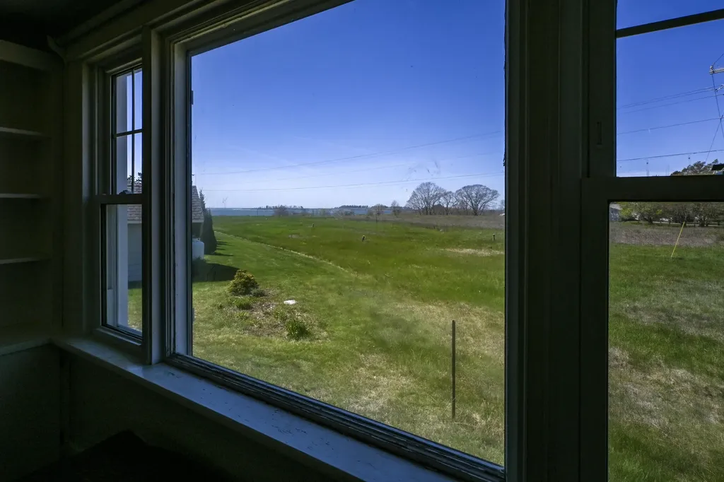 60 Richmond Terrace Cape Elizabeth ME 04107