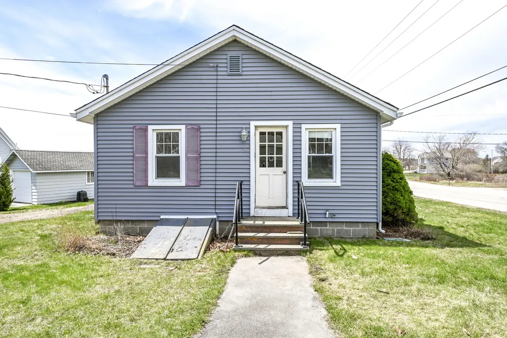 60 Richmond Terrace Cape Elizabeth ME 04107