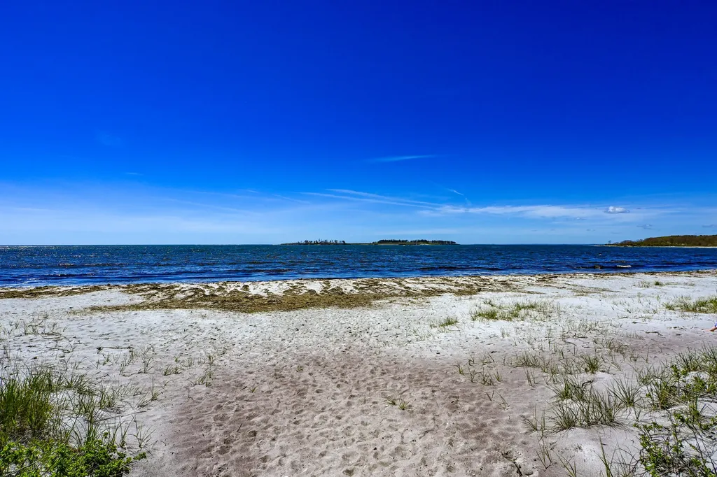 60 Richmond Terrace Cape Elizabeth ME 04107
