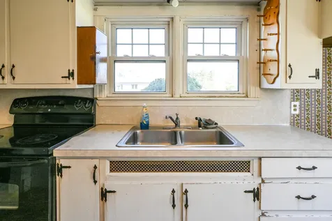 60 Richmond Terrace Cape Elizabeth ME 04107