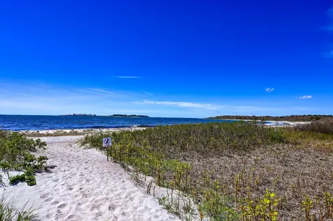 60 Richmond Terrace Cape Elizabeth ME 04107