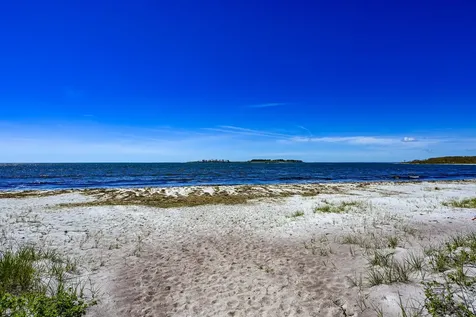 60 Richmond Terrace Cape Elizabeth ME 04107