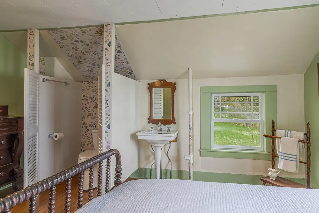 20 Lorimer Road Lamoine ME 04605