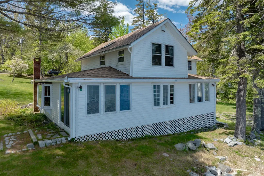 20 Lorimer Road Lamoine ME 04605
