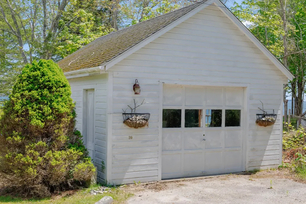 20 Lorimer Road Lamoine ME 04605