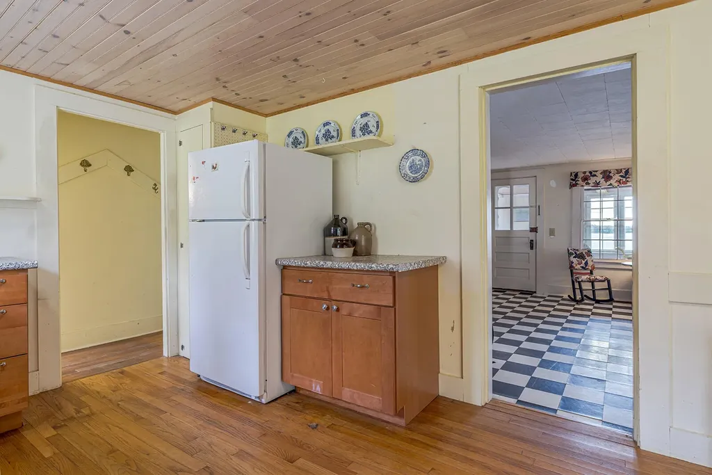 20 Lorimer Road Lamoine ME 04605