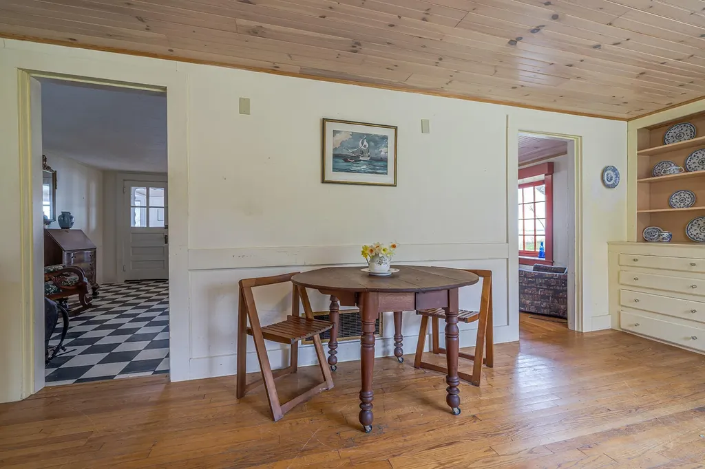 20 Lorimer Road Lamoine ME 04605