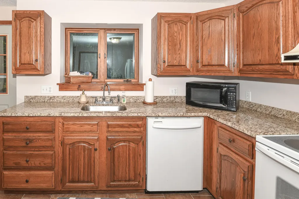 37 Woodland Shore Drive Naples ME 04055