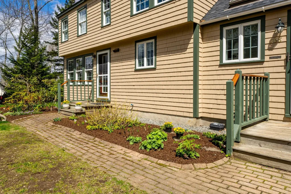 568 Bluff Road Northport ME 04849