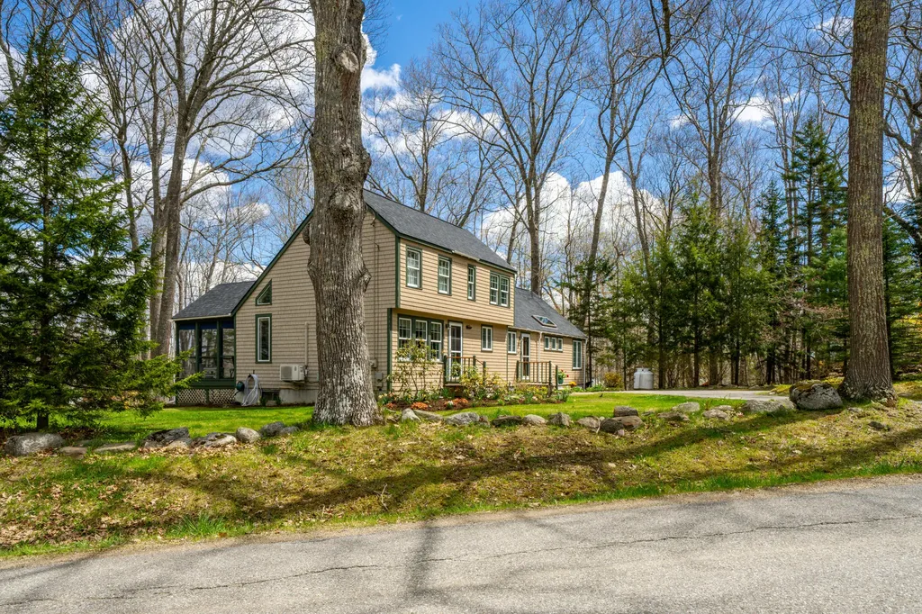568 Bluff Road Northport ME 04849