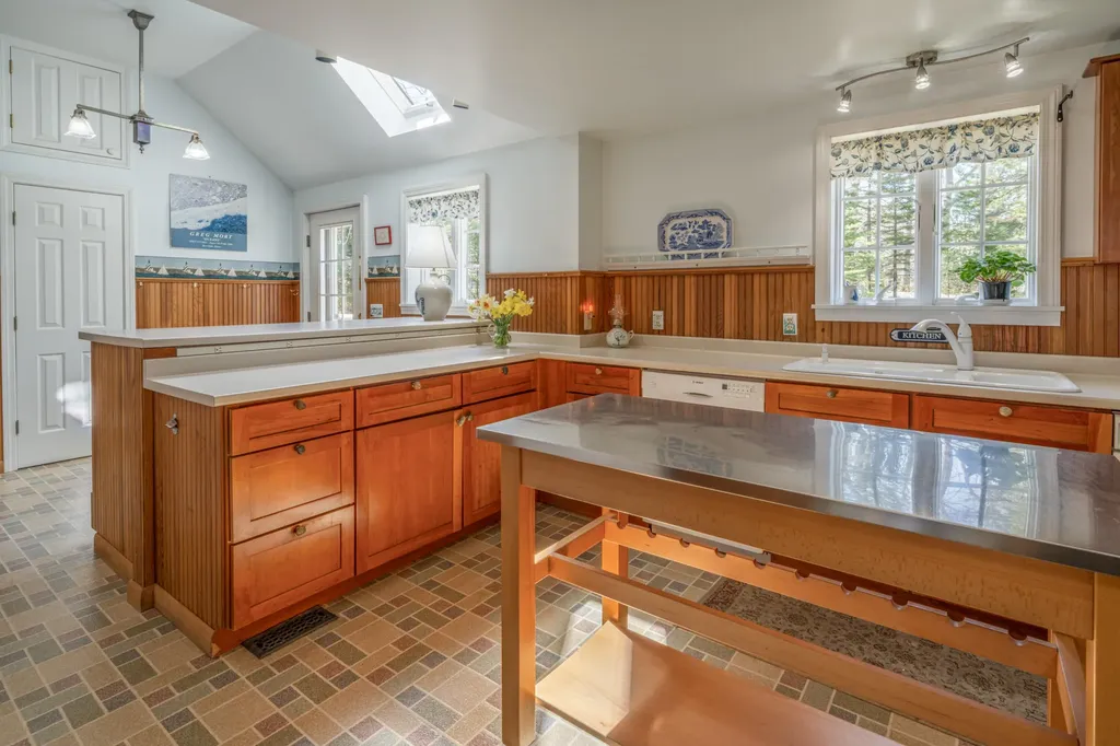 568 Bluff Road Northport ME 04849