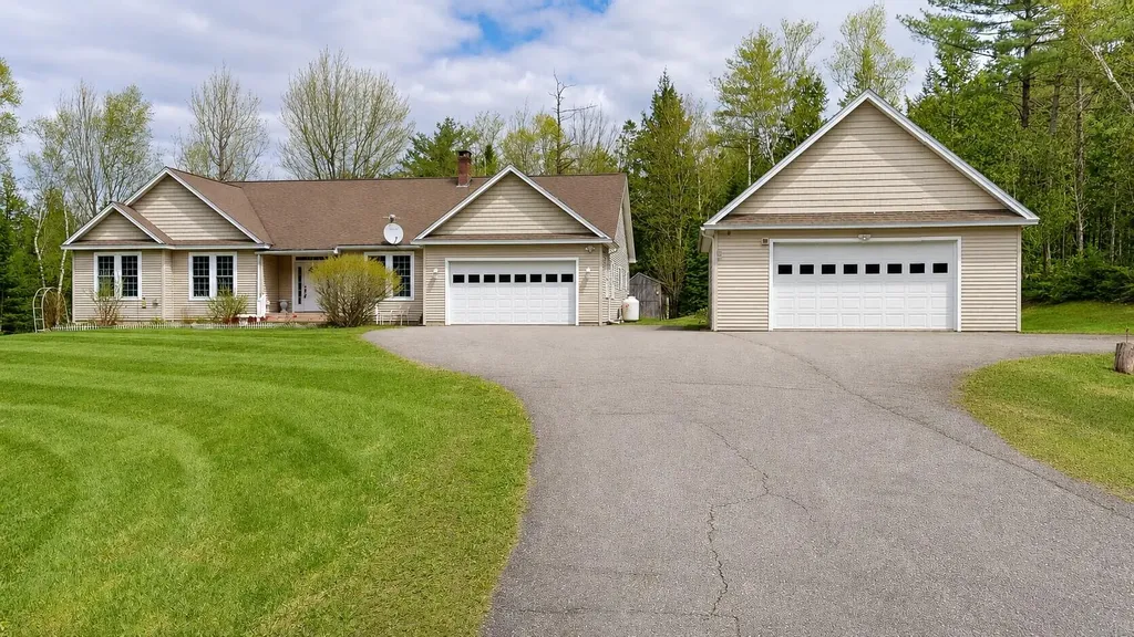 30 Merritt Drive Orono ME 04473