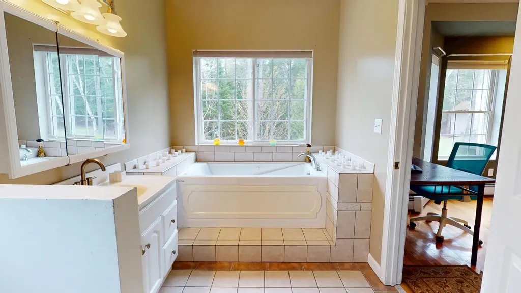 30 Merritt Drive Orono ME 04473