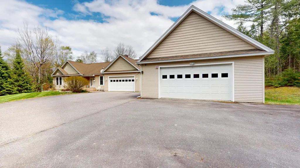 30 Merritt Drive Orono ME 04473