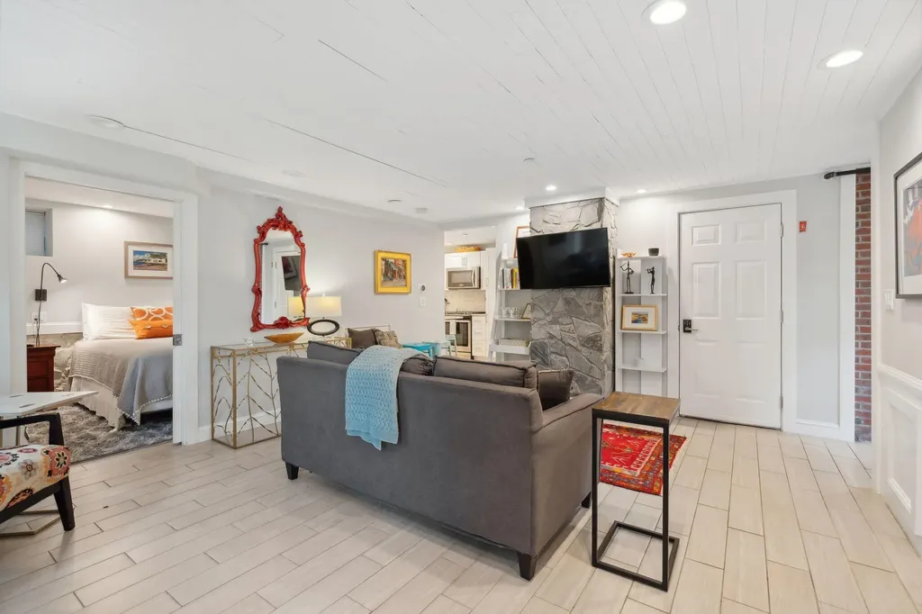 123 Cumberland Avenue Portland ME 04101