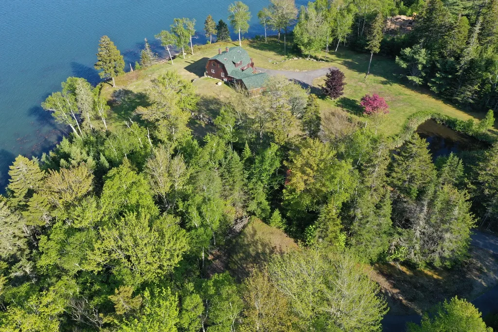 10 Spruce Reach Gouldsboro ME 04607