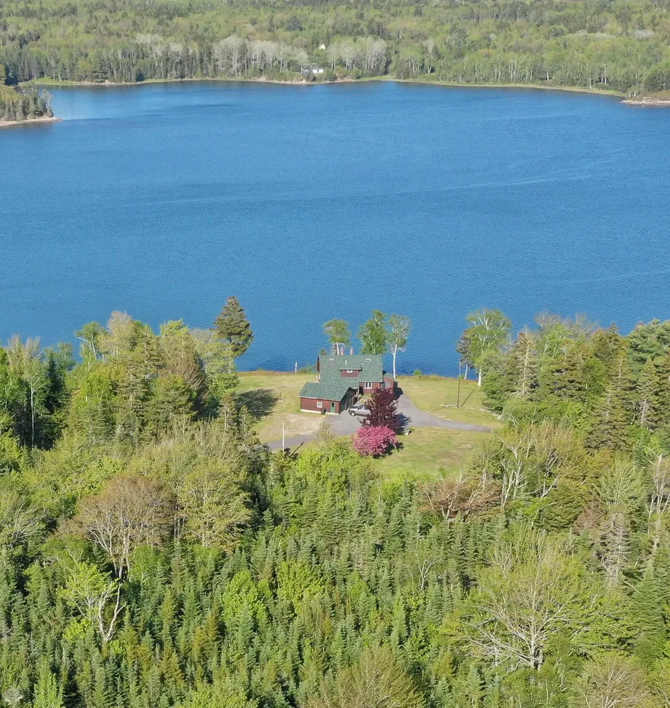 10 Spruce Reach Gouldsboro ME 04607